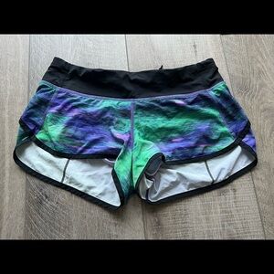 Lululemon Speed Short *4-way Stretch 2.5" in Rio Nights Multi / Black